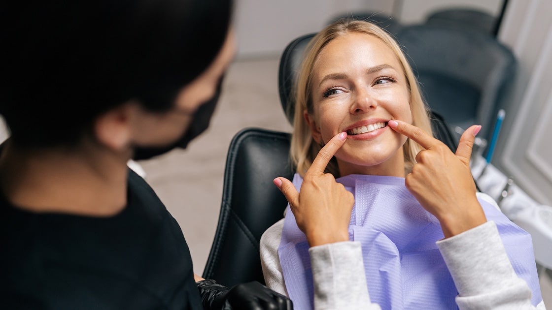 Smiling lady with purple
